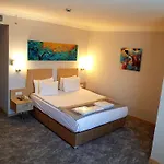 Midas Hotel